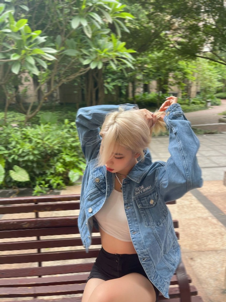 Eliza-广东省·广州市·番禺区--接买家秀寄拍上衣 裙子 帽子 项链包包等 
欧美风美式复古 纯欲风等