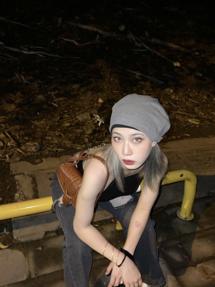 Eliza-广东省·广州市·番禺区--接买家秀寄拍上衣 裙子 帽子 项链包包等 
欧美风美式复古 纯欲风等