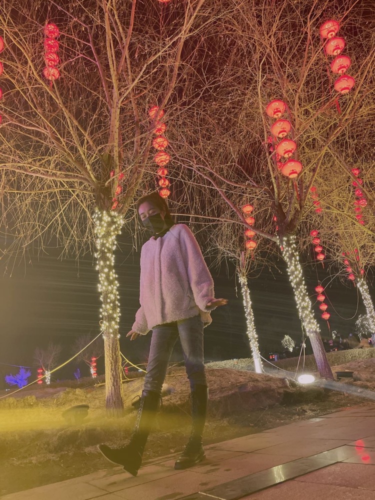莓的💕-辽宁省·沈阳市·铁西区--平时喜欢拍照，想接一些卖家秀。会拍照，会修图！
身高165体重93！