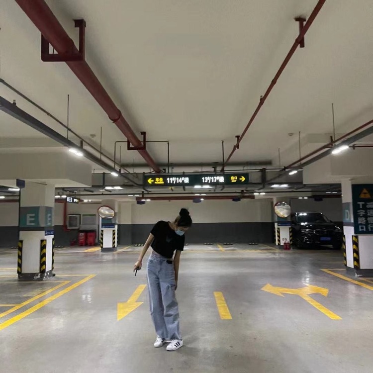 莓的💕-辽宁省·沈阳市·铁西区--平时喜欢拍照，想接一些卖家秀。会拍照，会修图！
身高165体重93！