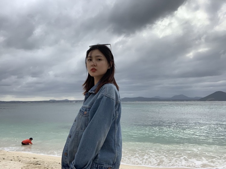 嘻嘻女士-河南省·郑州市·管城回族区--我的特长是会弹吉他 会唱歌 会韩语
风格偏可爱日系学生 不求能挣很多，只是来图一个零花钱，骗子勿扰