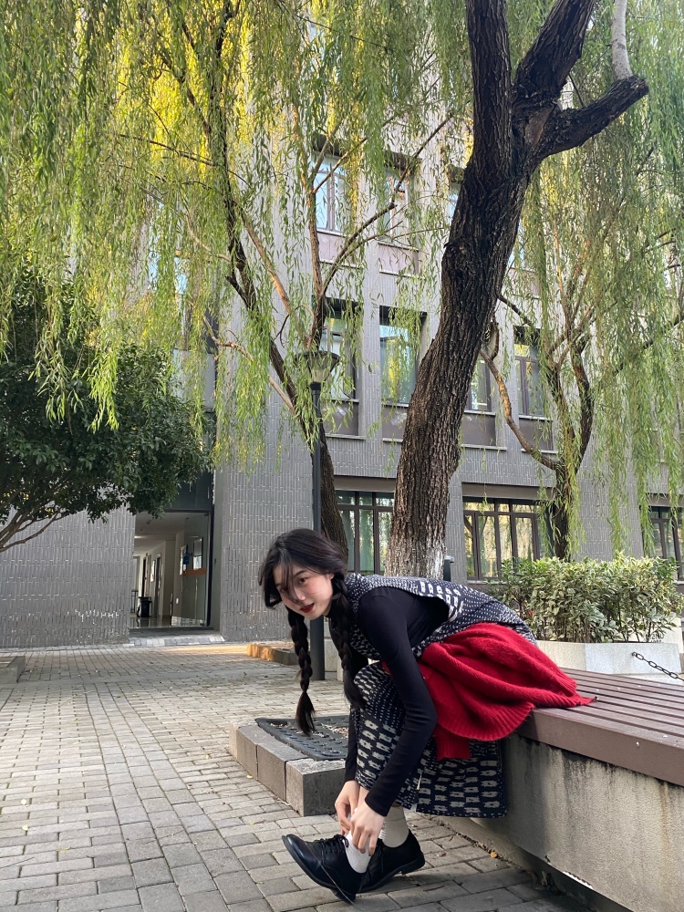 井蛙-浙江省·杭州市·余杭区--身高168体重55；
爱穿搭能驾驭各种风格；
会拍照会p图；
接寄拍推广；