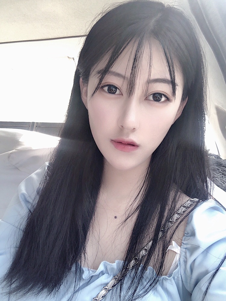 miss-山东省·淄博市·临淄区--时尚感强 穿搭方面有自己的见解 头脑灵活 风格多变 穿搭 彩妆 美食 都有自己的见解 现在无工作时间多