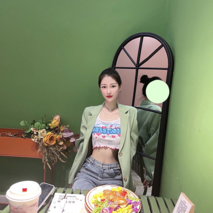 miss-山东省·淄博市·临淄区--时尚感强 穿搭方面有自己的见解 头脑灵活 风格多变 穿搭 彩妆 美食 都有自己的见解 现在无工作时间多