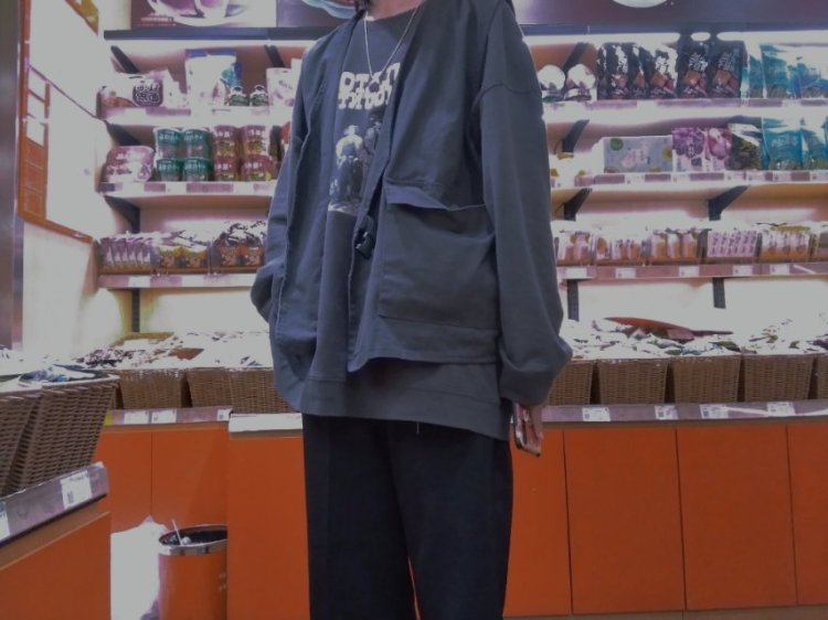 对不起，早餐掉了-江苏省·淮安市·盱眙县--🉑买家秀，接送寄拍，喜欢拍照，会修图
风格清新，复古，日系，oversize等都可