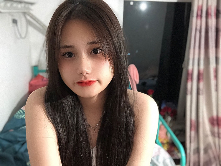 。-广西壮族自治区·南宁市·青秀区-抖音微博***快手-大家好!我是冬霞 爱穿搭摄影修图 接单范围:买家秀/开箱测评/细节图/等人美心善脾气好欢迎合作
艺名:杨冬霞
身份:素人
年龄:17
身高:155
体重:95-100
粉丝:不多
坐标:广西南宁青秀山
