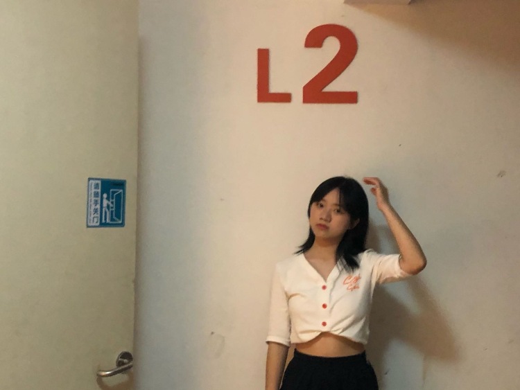 Cwshow-浙江省·温州市·龙港市--喜欢拍照 接买家秀 饰品 衣服 包包 鞋 皆可 身高158 体重48kg