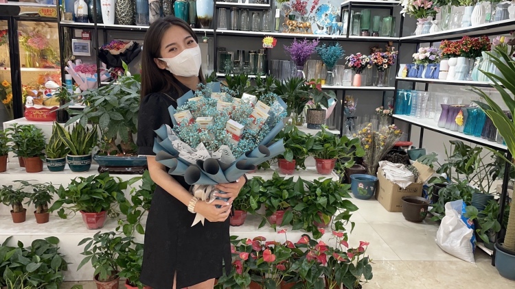 7.-河南省·濮阳市·范县-抖音,快手,***,微博……-外貌可以,身高164,体重89,cd罩杯……衣服鞋子化妆品包包……都可以