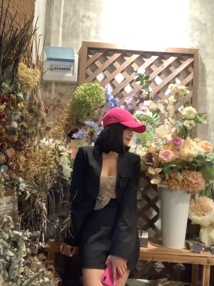 JJzpl💕-陕西省·西安市·莲湖区-抖音 微博-163/92 爱穿搭摄影修图 都是苹果原相机拍摄高清,接单范围:买家秀/开箱测评/细节图/探店都可以/美妆