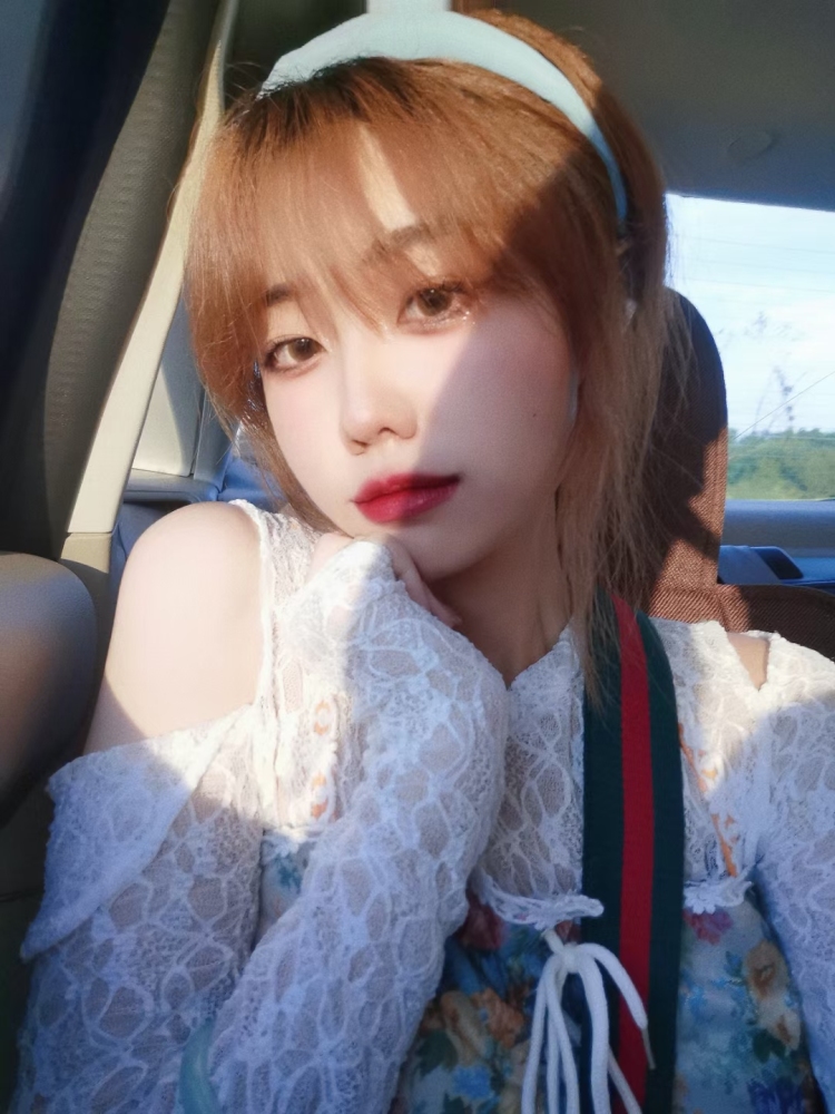 尤奈-辽宁省·沈阳市·苏家屯区-抖音,***-寄拍,美妆服装,都可以接!170.86斤,会拍照会p图,出图快~人好嘴甜