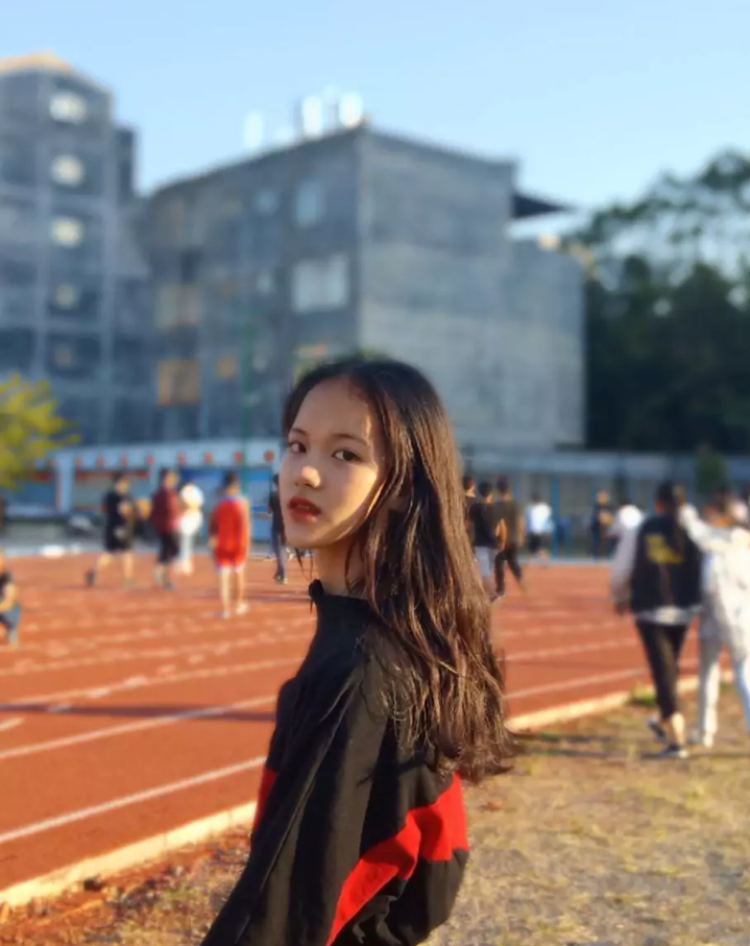 一淇-广西壮族自治区·玉林市·博白县-抖音,微博,***,快手-可以做商业演出,14岁 160 40kg 可以做寄拍模特,有网拍模特经验