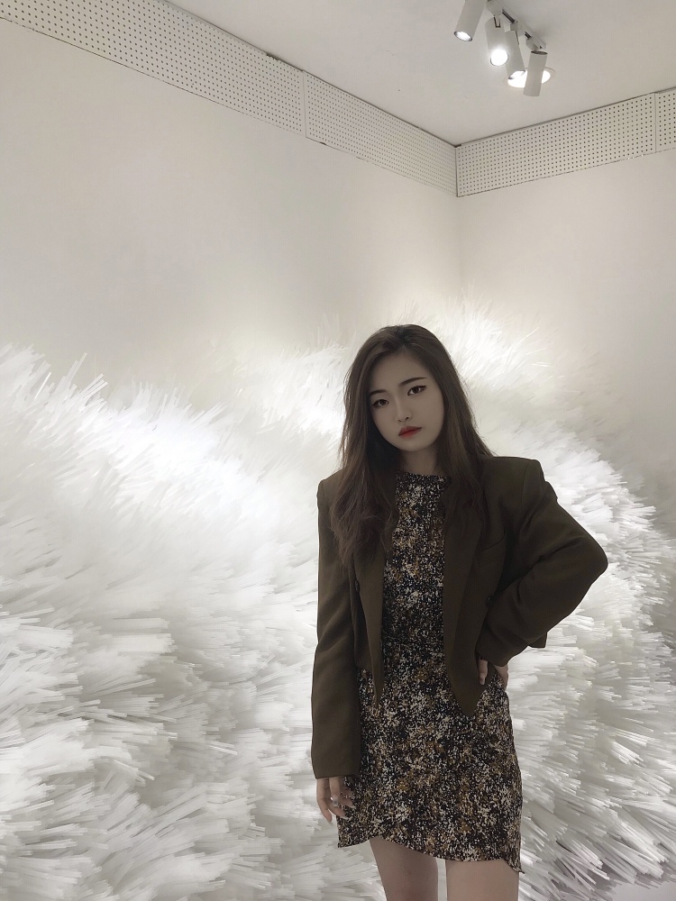 Review-陕西省·西安市·碑林区--会化妆,会P图,没事就是探店拍照,不接内衣,有意向者请联系我