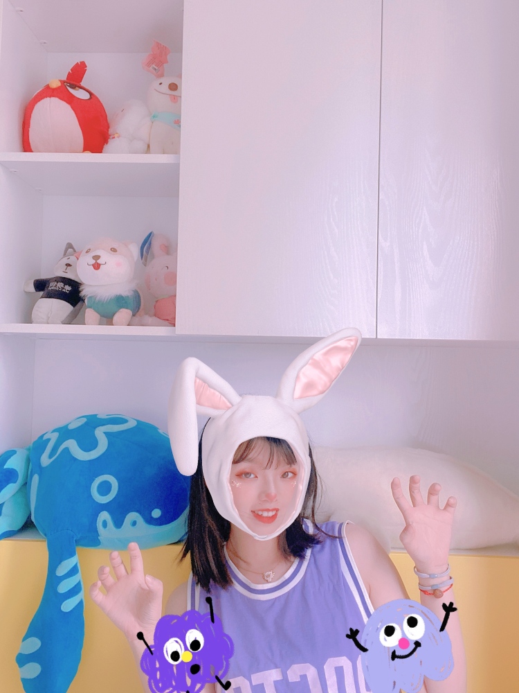 嘟嘟的小鹿-浙江省·绍兴市·上虞区-抖音 微博 快手-我比较居家拍照衣服穿搭 饰品等 平时喜欢拍照(不露脸)拍短视频等 作为新手 也是为了做个兼职 大学毕业3年了 有工作