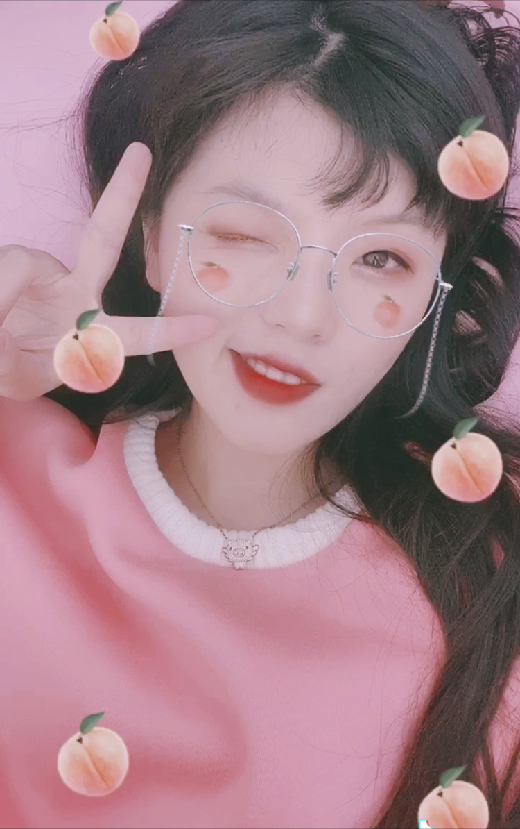 嘟嘟的小鹿-浙江省·绍兴市·上虞区-抖音 微博 快手-我比较居家拍照衣服穿搭 饰品等 平时喜欢拍照(不露脸)拍短视频等 作为新手 也是为了做个兼职 大学毕业3年了 有工作