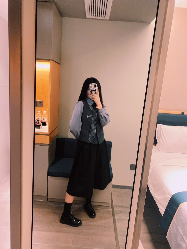 嘟嘟的小鹿-浙江省·绍兴市·上虞区-抖音 微博 快手-我比较居家拍照衣服穿搭 饰品等 平时喜欢拍照(不露脸)拍短视频等 作为新手 也是为了做个兼职 大学毕业3年了 有工作