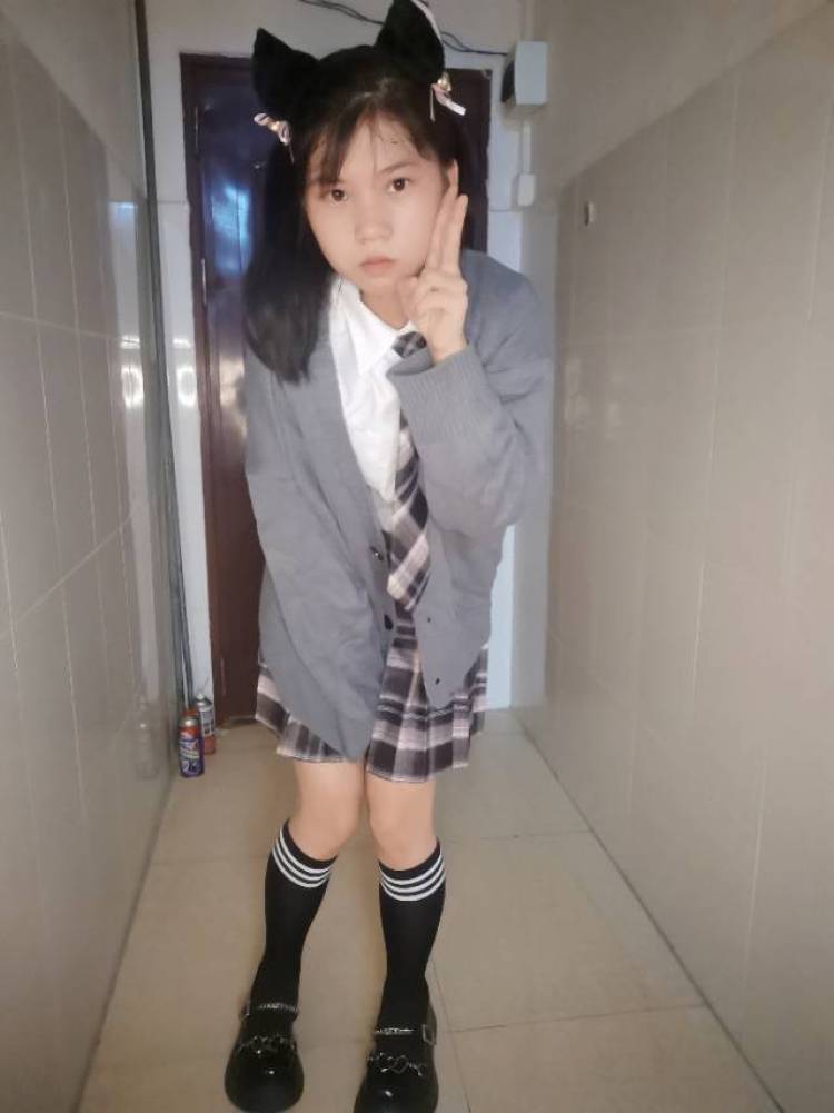 ㅤ兰-广东省·东莞市·大朗镇-快手 -我第一次做也没有什么经验,平时爱好就是玩游戏,看小说,看漫画,在快手上认识这个平台,别人跟我合作的时候,我都不知道怎么联系,闹了乌龙,我加入这个平台就是想赚点零花钱