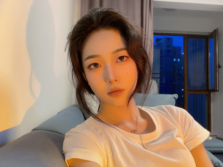 Cotton-辽宁省·沈阳市·和平区-抖音 微博 ***-168 47kg 可接寄拍衣物买家秀。抖音和***的推广。 瞳模。会修图有经验。出图快可以试拍。
