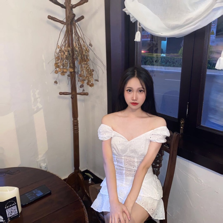 D-湖南省·湘潭市·雨湖区--接寄拍 拼多多/淘宝都行
身高160 体重80
本人会p图哦