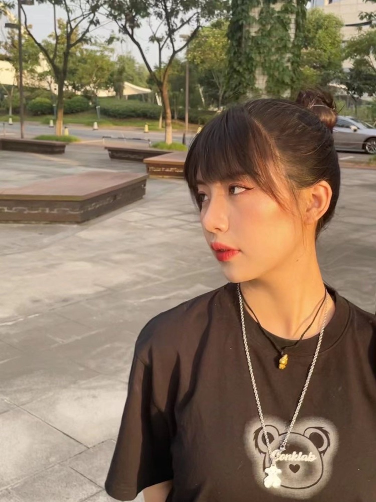 SamJyut_-安徽省·滁州市·琅琊区--会修图 会化妆 会拍照 身高166 体重105 接网拍 寄拍 接买家秀卖家秀 衣服 帽子 口红 化妆品 饰品