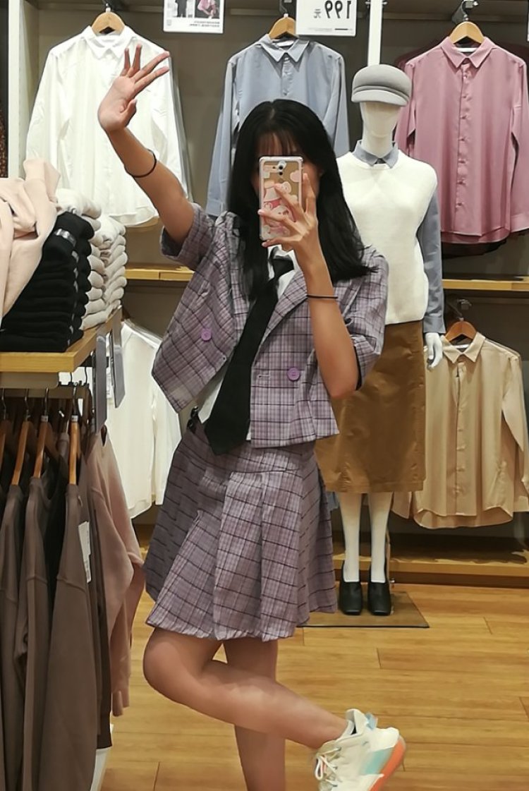 小潘很哇塞吖.-广东省·佛山市·禅城区--可接🍑宝/pdd寄拍或送拍 身高166cm 体重43kg 舞蹈生 衣服裤子裙子鞋子等都可 风格不限 随时有空 会p图 出片快 有耐心