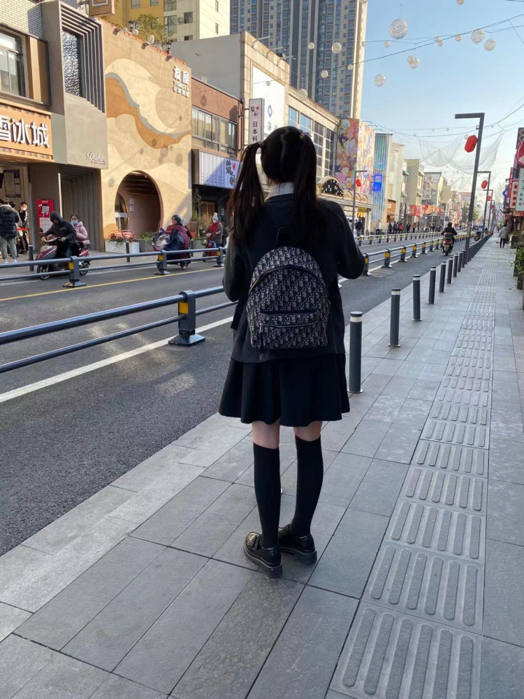 钱可伊-江苏省·苏州市·相城区--可拍淘宝买家秀、免费寄拍等等
平时比较喜欢拍照,拍过照片