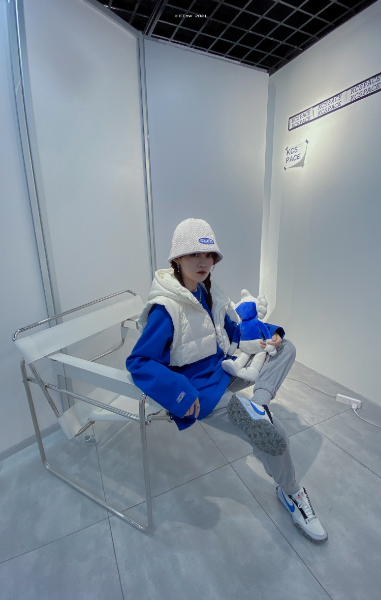 Roo.-陕西省·西安市·雁塔区-抖音、***、微博-TB、PDD主图以及视频拍摄、衣服、鞋子饰品、美瞳等寄拍、买家秀、开箱测评种草、短视频创作、日常拍照为相机或iPhone12、精通修图软件和剪辑软件,个人穿衣风格比较多变,具有很好的搭配能力,可根据商