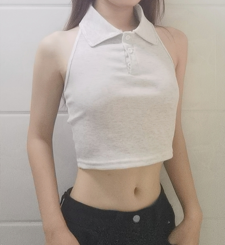 溺-湖南省·湘潭市·雨湖区-抖音 微博 ***-学过舞蹈 目前是学生 平时比较喜欢拍照 P图 想接单 手 腿 腰都还算好看比较瘦 可以接袜子 衣服 鞋 包包 饰品等的单都可以