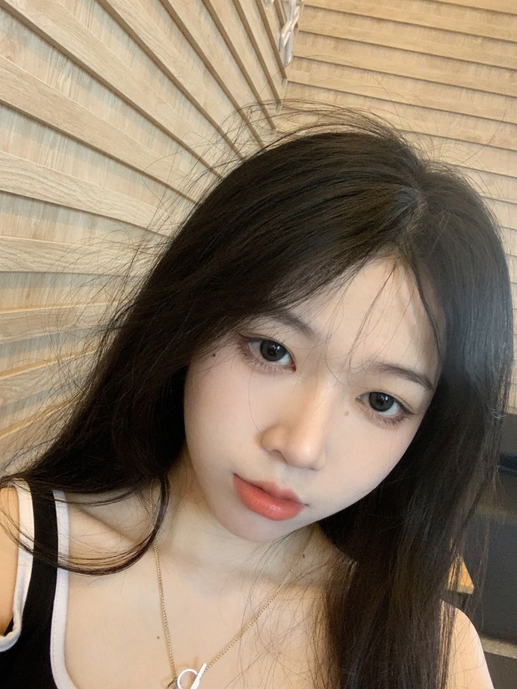 Koi-广东省·云浮市·新兴县--接网店寄拍 买家秀 美瞳 饰品 服装类 风格全面
又耐心态度好 会p图 有一定审美