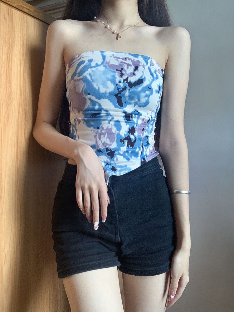 Koi-广东省·云浮市·新兴县--接网店寄拍 买家秀 美瞳 饰品 服装类 风格全面
又耐心态度好 会p图 有一定审美