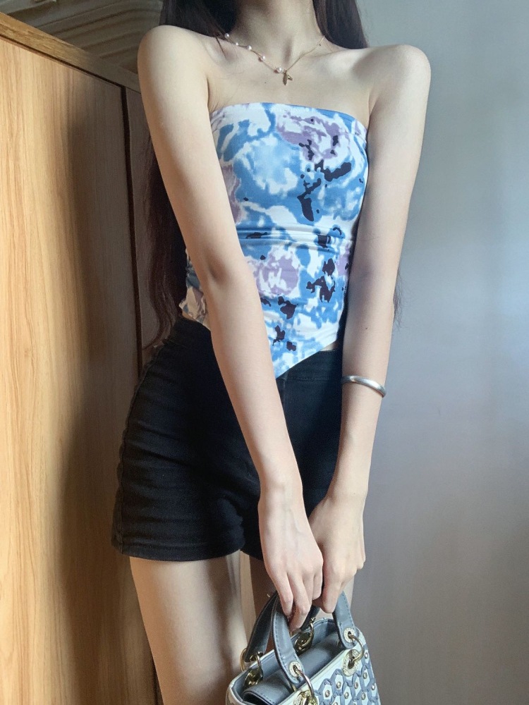 Koi-广东省·云浮市·新兴县--接网店寄拍 买家秀 美瞳 饰品 服装类 风格全面
又耐心态度好 会p图 有一定审美