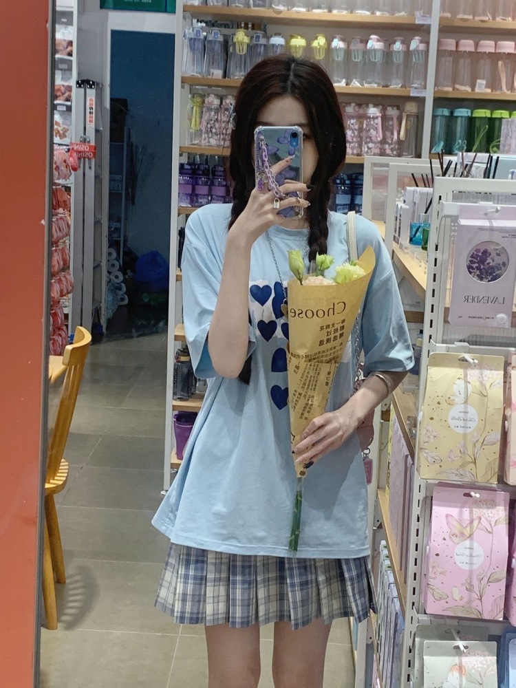 Koi-广东省·云浮市·新兴县--接网店寄拍 买家秀 美瞳 饰品 服装类 风格全面
又耐心态度好 会p图 有一定审美