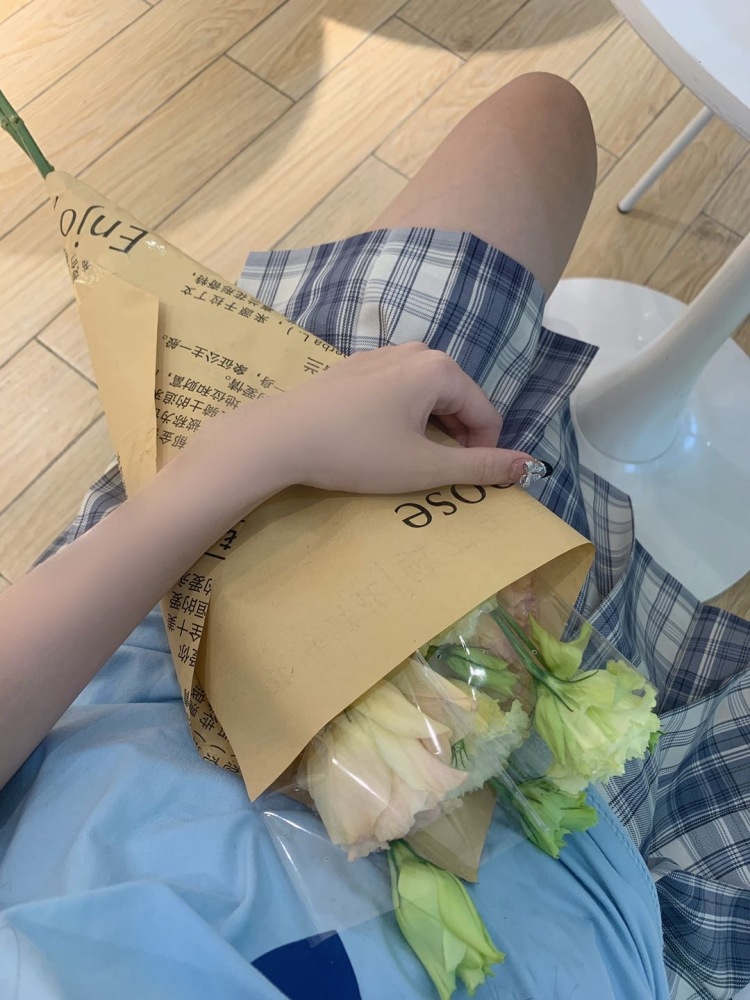 Koi-广东省·云浮市·新兴县--接网店寄拍 买家秀 美瞳 饰品 服装类 风格全面
又耐心态度好 会p图 有一定审美