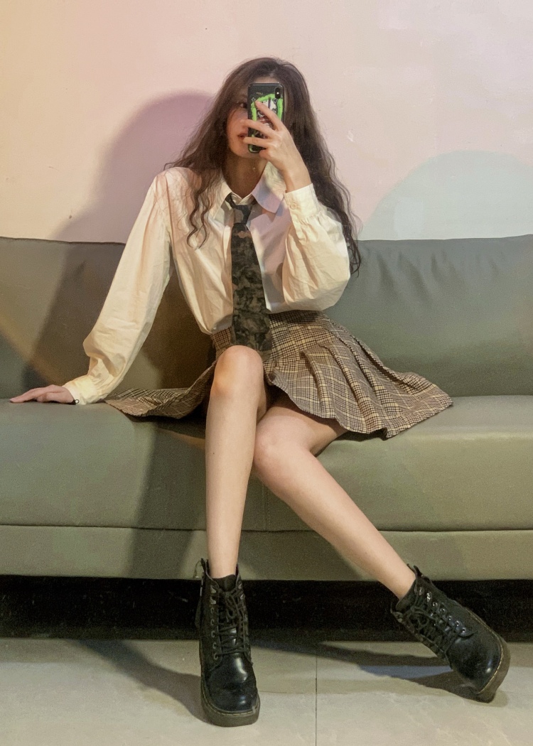 🍑玖-甘肃省·兰州市·西固区-抖音快手***B站-接服饰、饰品、美妆、美瞳寄拍
风格多变，返图快，修图技术一绝
好沟通，时间充裕，稳定，可长期合作