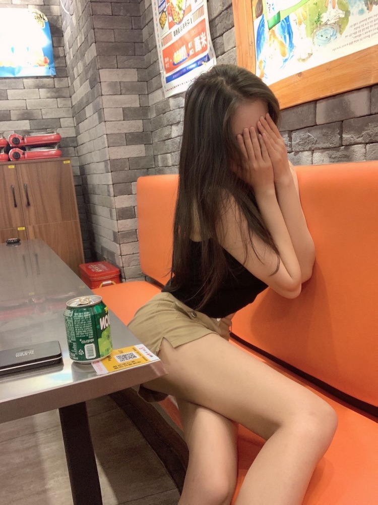 酱酱-广东省·深圳市·南山区-抖音,大众点评,***-喜欢旅游,美食,看美剧!喜欢购物,买买买,分享给身边的人。目前在MCN机构做一个小白领~