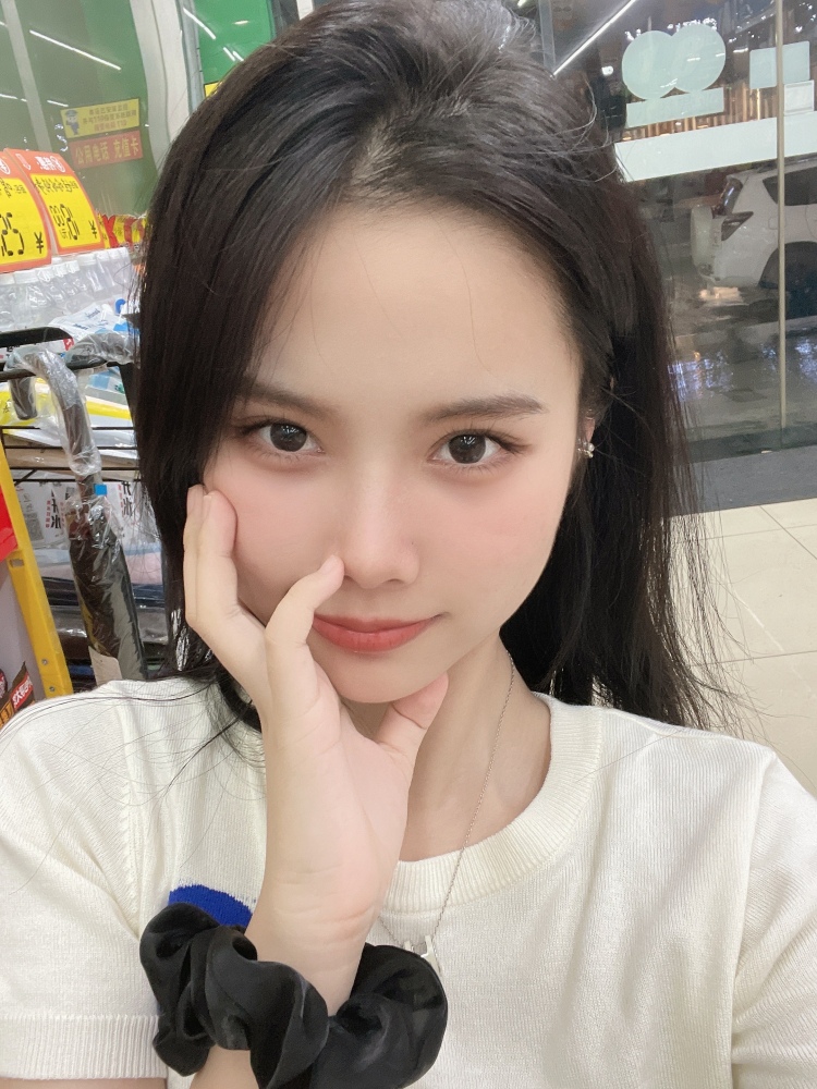 Sunny-浙江省·温州市·瓯海区--身高167 体重96 有过淘宝买家秀经验 可甜美风可冷酷风 出图出视频有耐心