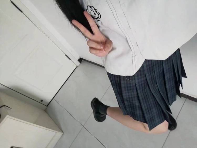 我叫好倒霉-山东省·淄博市·张店区--比较会拍照 适合拍买家秀,以下是三张图片,衣服价格均不超过40人民币,可以拍出很美的照片