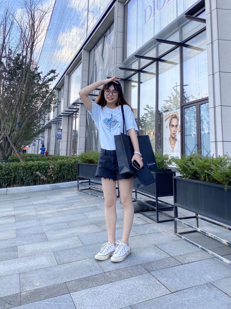 晕晕-浙江省·杭州市·萧山区-***-买家秀可以找我哦各种风格!经验丰富!可以附带发***和得物!