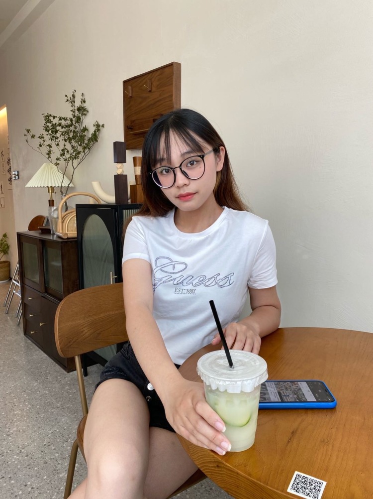 晕晕-浙江省·杭州市·萧山区-***-买家秀可以找我哦各种风格!经验丰富!可以附带发***和得物!