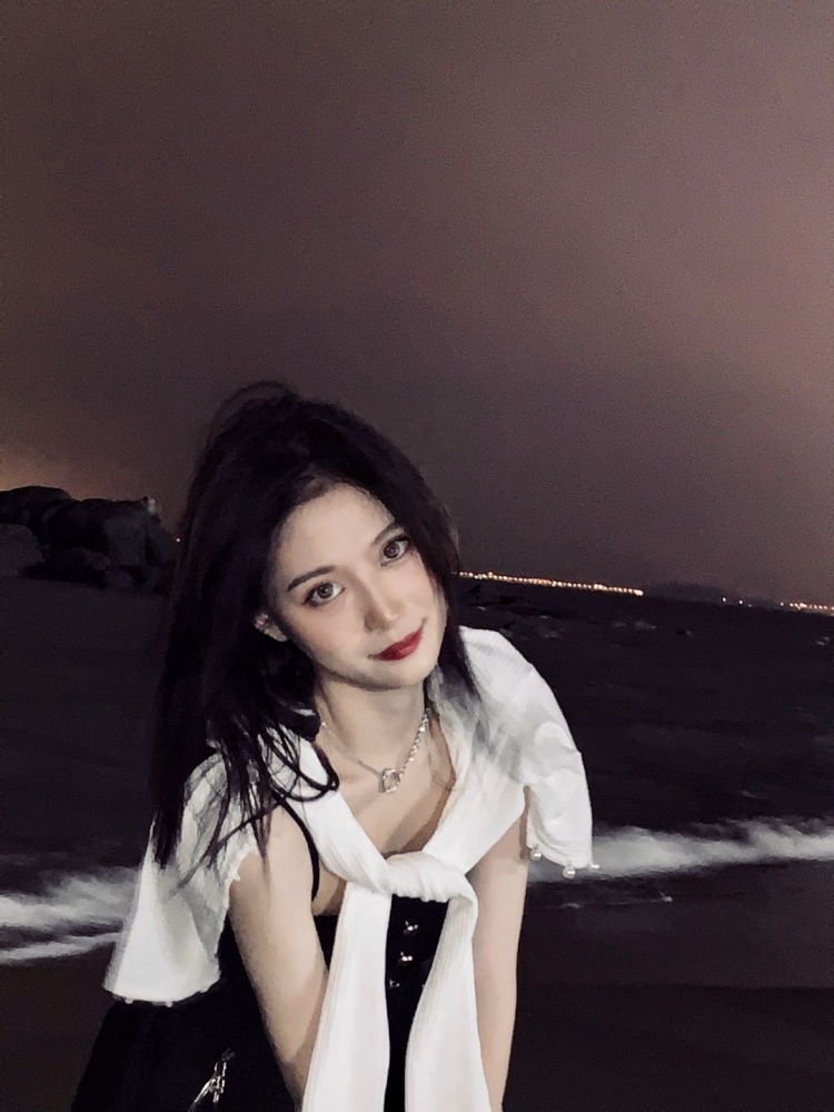 XX-广东省·广州市·白云区--接寄拍衣服,饰品,包包,美妆产品等
出图效果佳,会修图有耐心可以长期合作
158/84 鞋子36码 广州可约拍