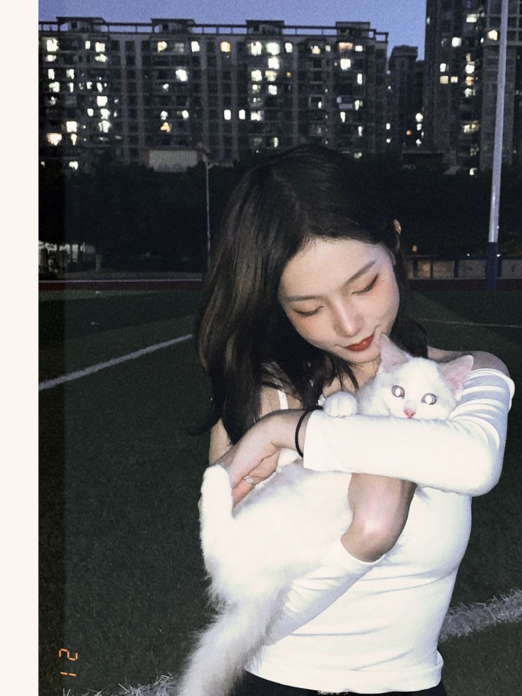 XX-广东省·广州市·白云区--接寄拍衣服,饰品,包包,美妆产品等
出图效果佳,会修图有耐心可以长期合作
158/84 鞋子36码 广州可约拍
