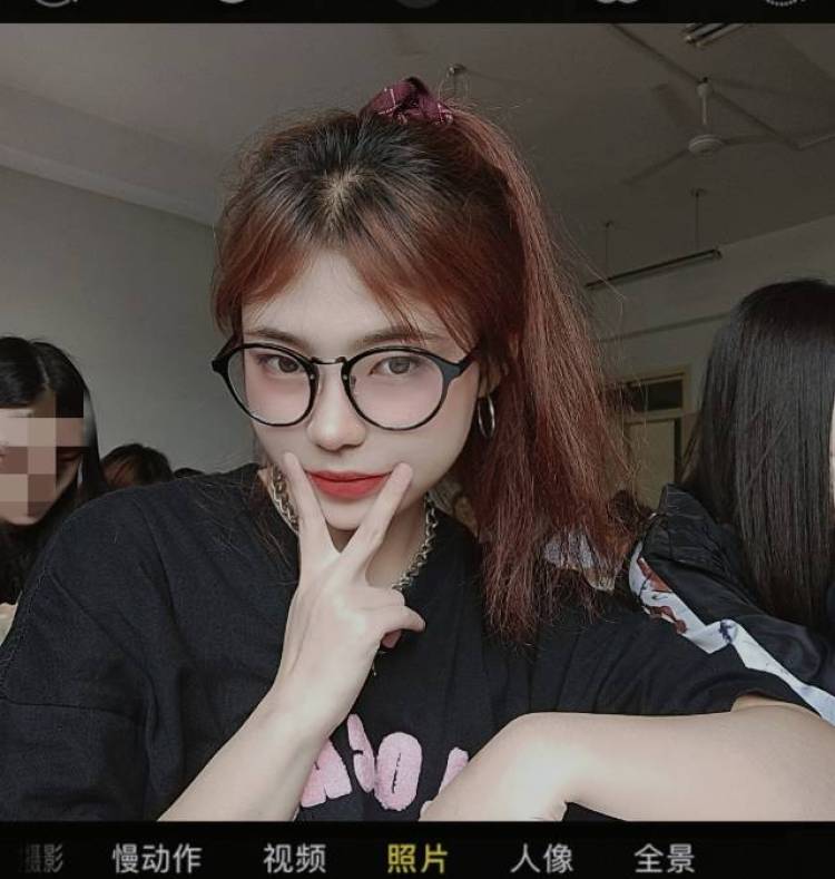 小镡需要很努力-陕西省·汉中市·汉台区-抖音,快手,***,微博,B站-约商家,接寄拍、买家秀,喜欢网购,拍照 ,