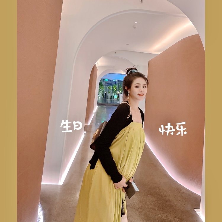 💛迪酱nico💛-福建省·厦门市·湖里区-微博 | ***-在职cc一名,现因怀孕有了16个月的假期,喜欢拍照,美妆,会修图,穿搭,出图质量高,出图快。诚接孕妇装,大码女装寄拍