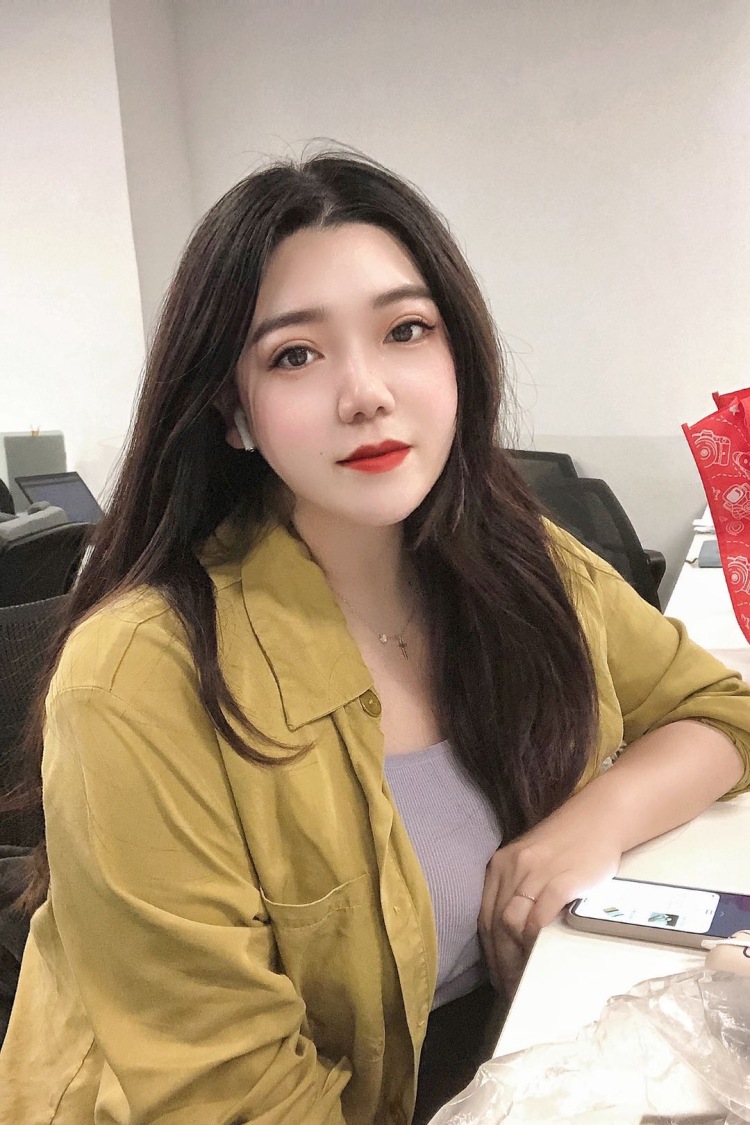 Rita 🦦-上海市·上海市·宝山区--接大码衣服/美妆美瞳寄拍,上海地区探店,喜欢吃东西和分享,脸小苹果身材