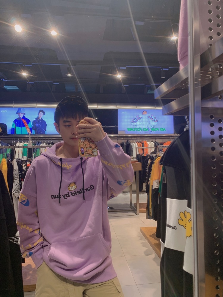Evan👑一万杂货店(招代理)-浙江省·金华市·婺城区--175 54kg ,从事男装行业多年,喜欢潮牌穿搭,拍照,会P图。接买家秀。