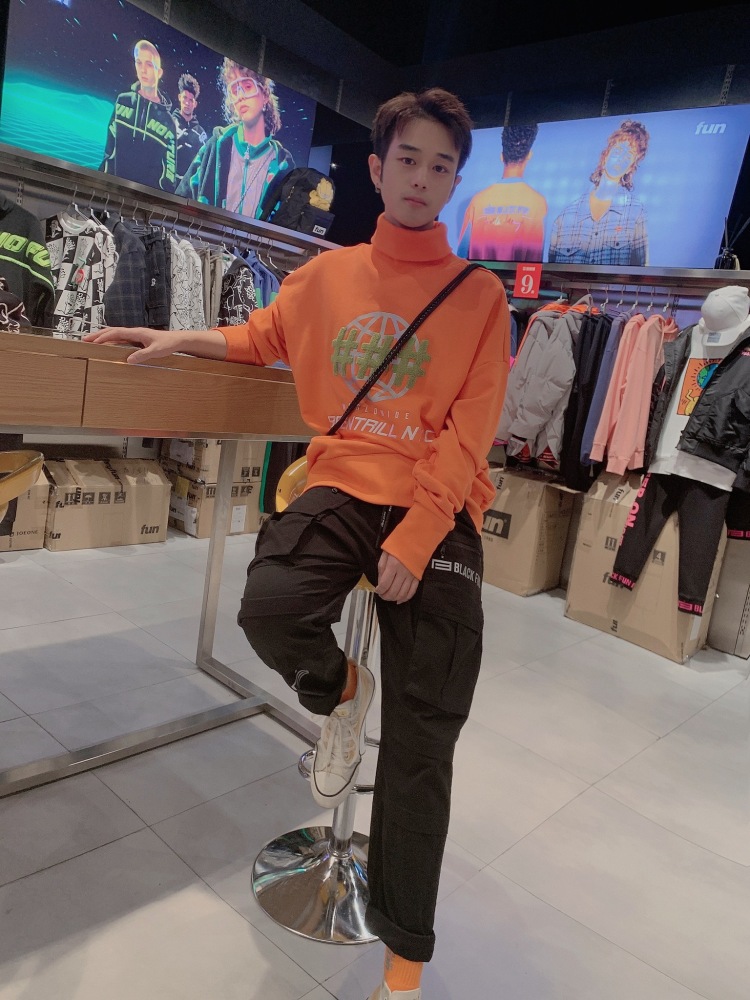 Evan👑一万杂货店(招代理)-浙江省·金华市·婺城区--175 54kg ,从事男装行业多年,喜欢潮牌穿搭,拍照,会P图。接买家秀。