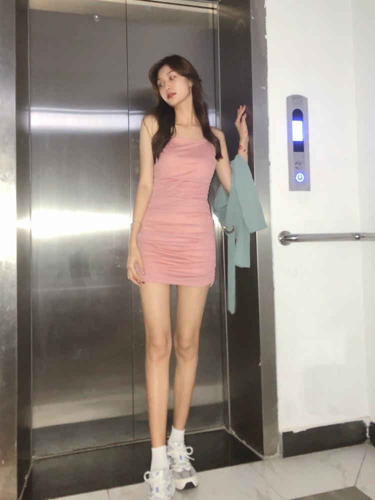酸刘刘-广东省·佛山市·南海区-***-可接(衣服,包包,鞋子,服饰)***,买家秀
送拍➕稿费and寄拍
身高173体重48㎏
风格多变 会美化图片