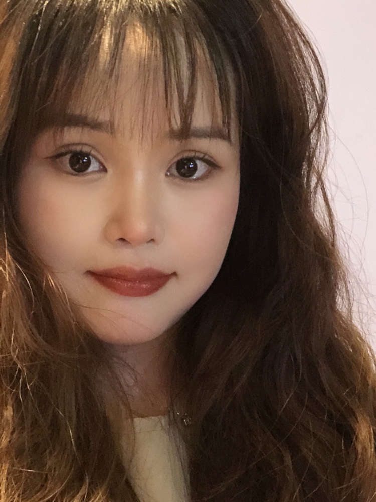 🥰-河南省·洛阳市·新安县--可接寄拍 衣服 饰品 美瞳都可  身高158体重96 斤 有需要寄拍的老板可联系我