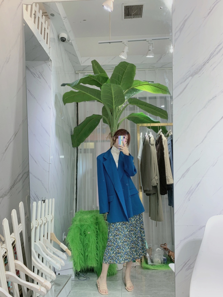 那我等等你-湖北省·宜昌市·西陵区-抖音，***-有实体服装店拍版、服装搭配工作经验，热爱拍照，照片质量有保证，p图熟练