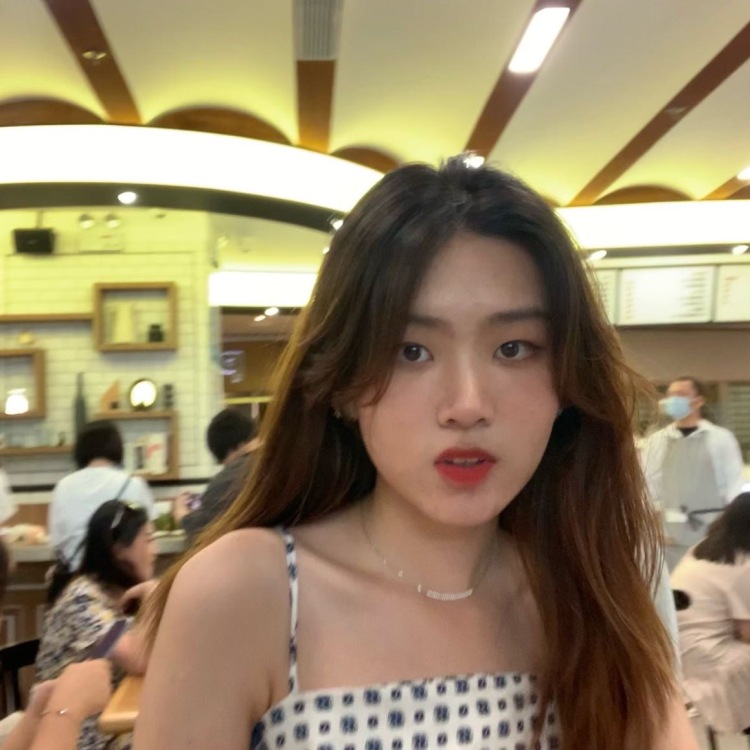 Besame Mucho-上海市·上海市·长宁区-微博 ***-接寄拍，学生，会拍摄出图快。
身高：175cm  体重52kg，能驾驭多种风格