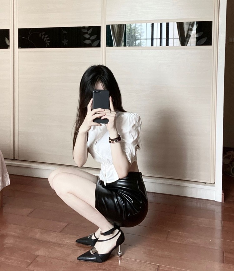Vv🧸ྀི-江苏省·南京市·鼓楼区--可接买家秀等多类服装。鞋类 发饰等
出图快 有意联系 可以私聊